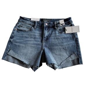 BUNDLE 3/$20 BNWT Judy Blue medium wash denim shorts